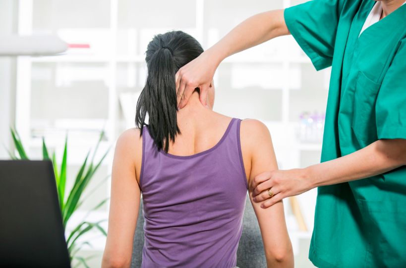 Chiropractic shoulder treatment